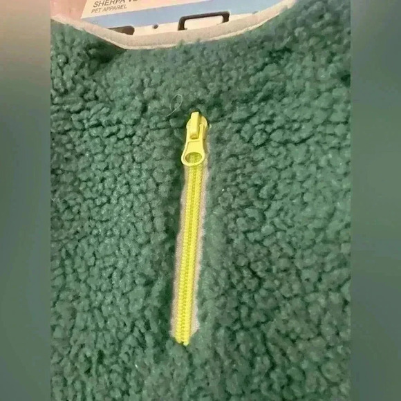 Boots And Barkley Dog Sherpa Vest Large Green For Medium Breeds NWT - Picture 3 of 5